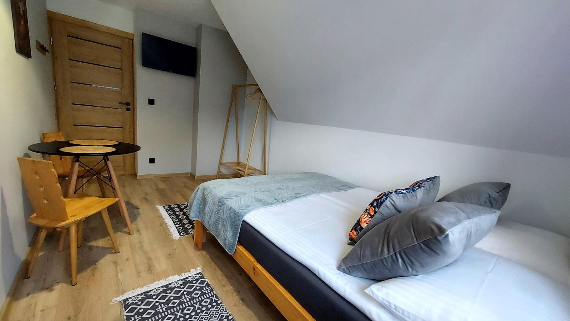 Double Room,1601308138:JPEG